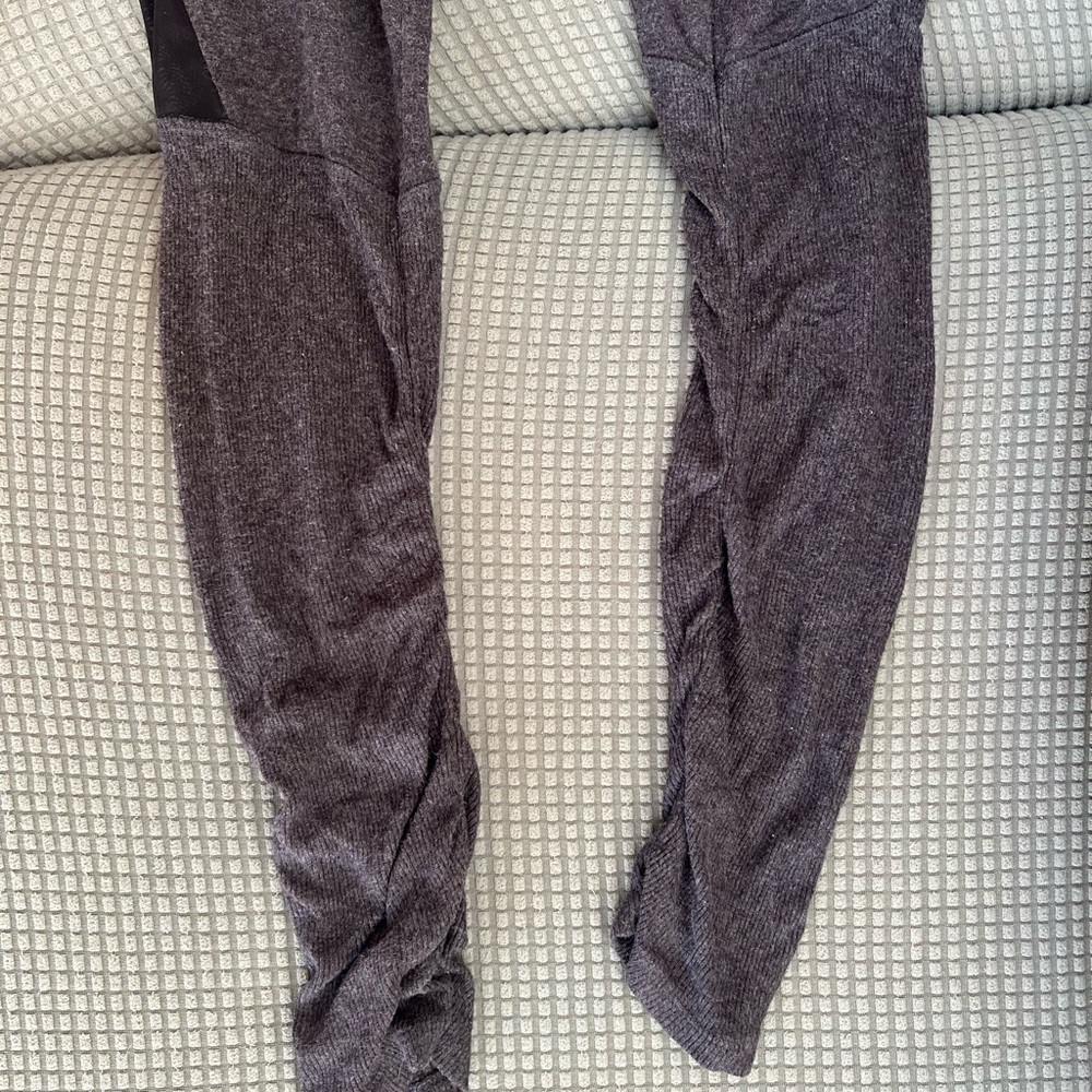 Alo Joggers - Picture 5 of 5